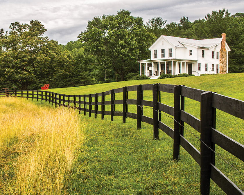 AIA Potomac Valley Residential Honor Award for A Virginia Farmhouse: Muse Architects. © Erik Kvalsvik